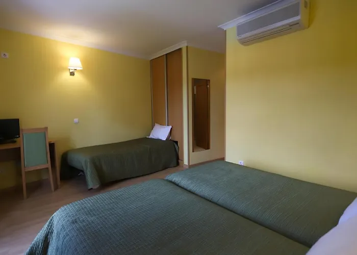 Robalo 3* סבוגאל