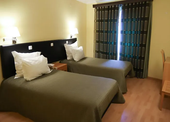 Robalo 3* סבוגאל